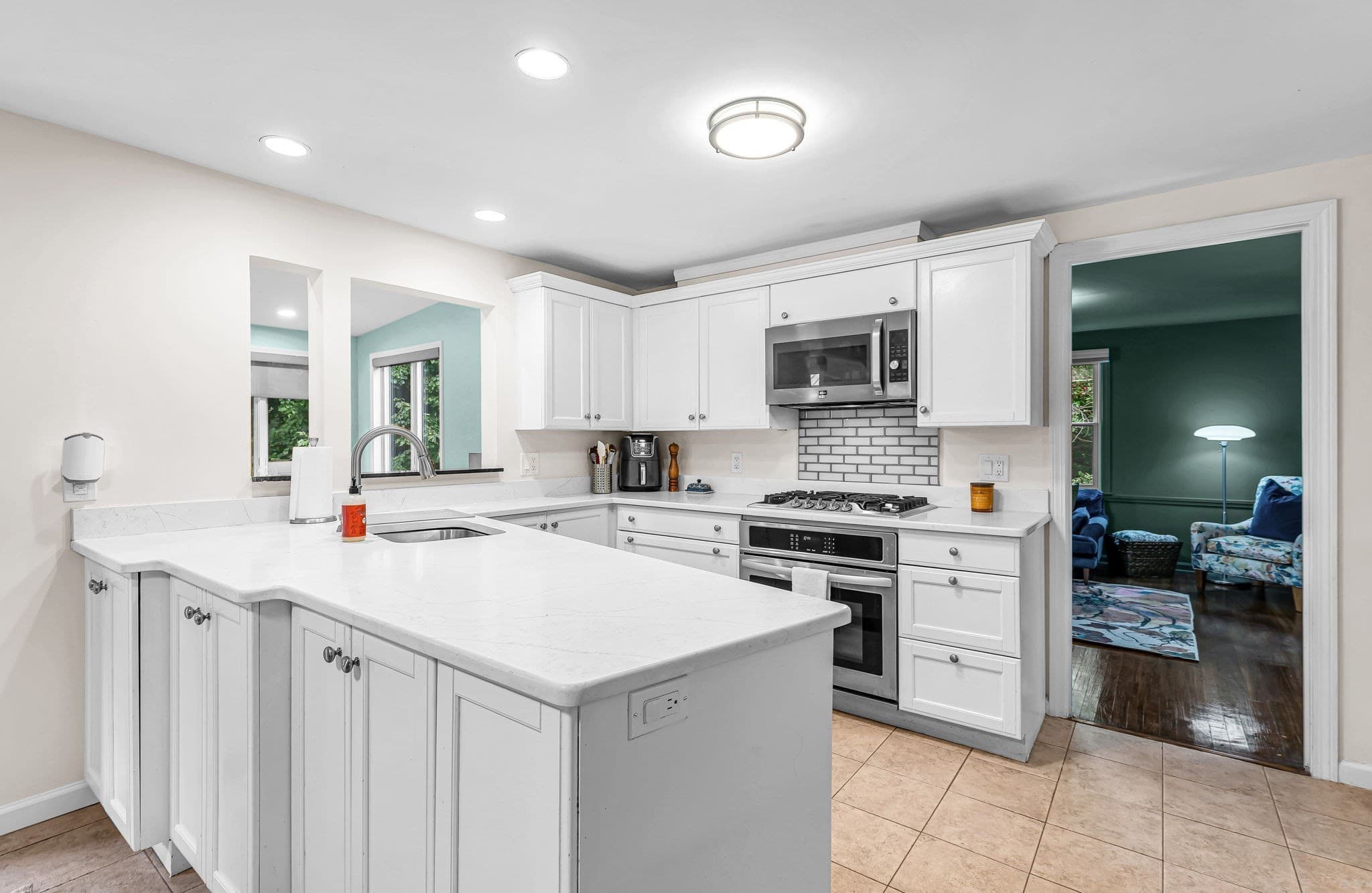 Single Family Residence at 908 Frank Smith Rd, Longmeadow MA 01106, Longmeadow, photo 9 of 42