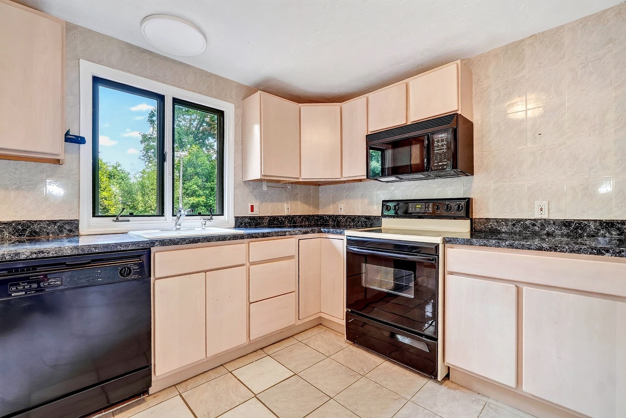 Condominium at 24 Lisa Rd # 24, Randolph MA 02368, Randolph, photo 2 of 27