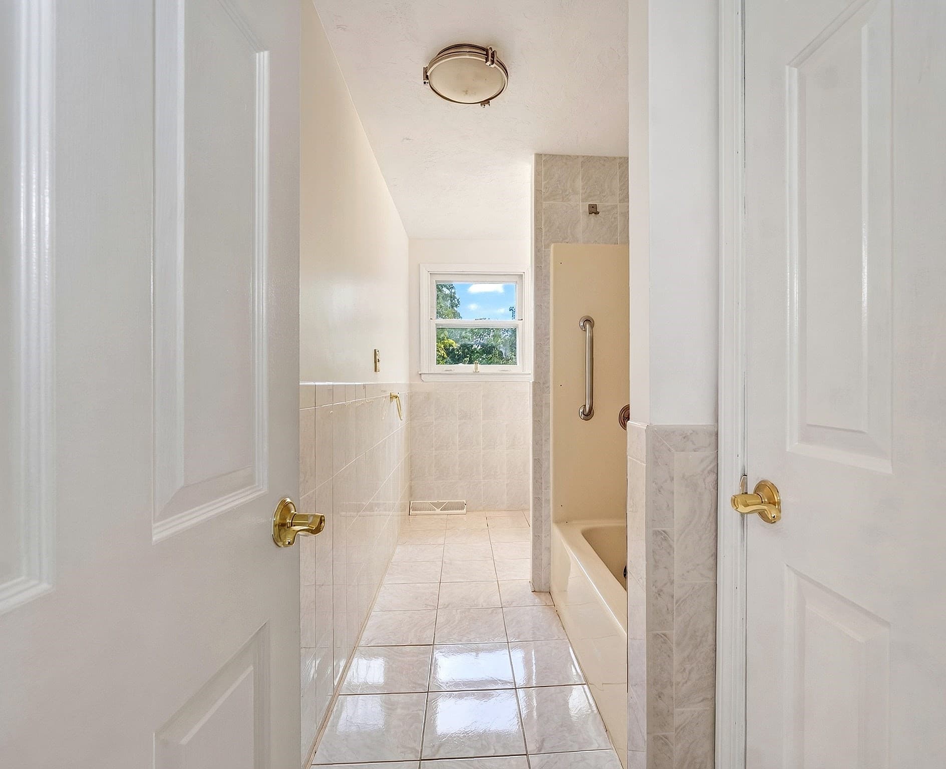 Condominium at 24 Lisa Rd # 24, Randolph MA 02368, Randolph, photo 18 of 27