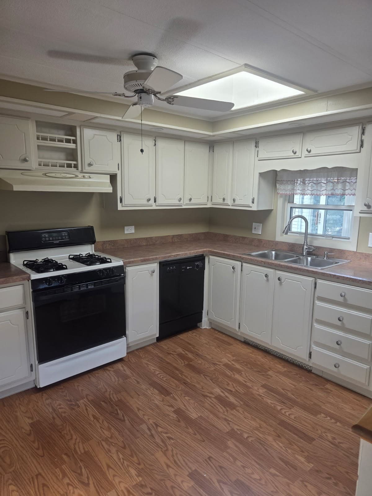 Mobile Home at 14 Birch Street, Rockland MA 02370, Rockland, photo 5 of 17