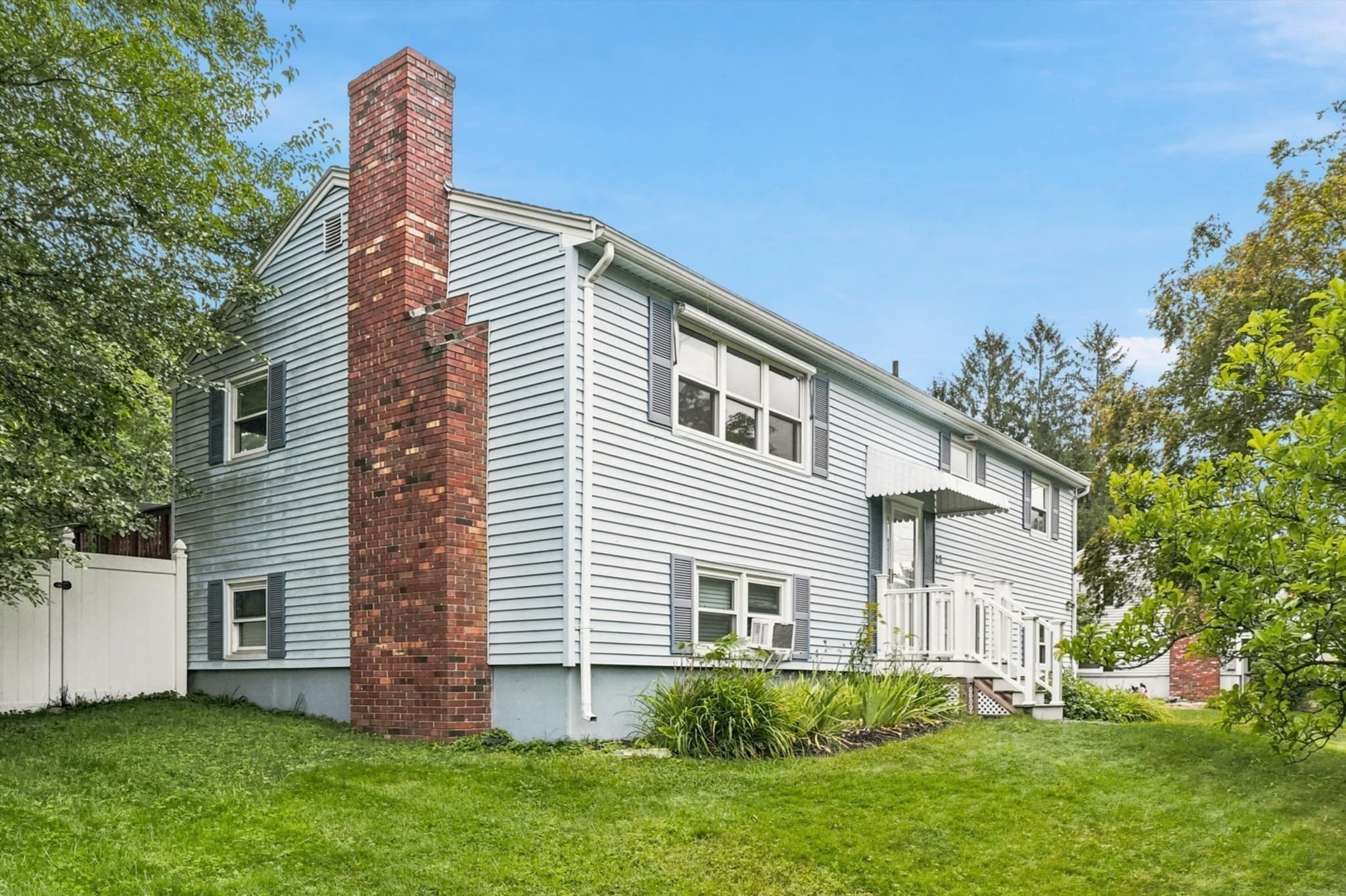 Single Family Residence at 22 Woodbury St, Salem NH 03079, Salem, photo 2 of 34