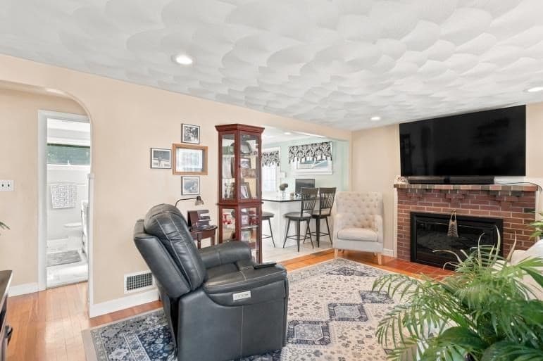 Single Family Residence at 33 Nicholson St, Lynn MA 01905, Lynn, photo 8 of 28
