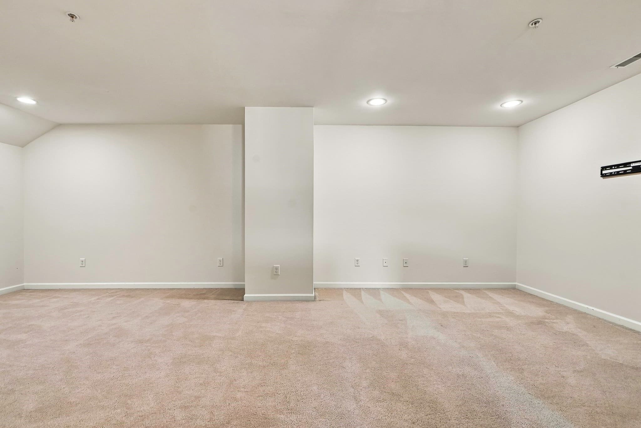 Condominium at 38 Cherry Ln # 38, Grafton MA 01560, photo 35 of 41