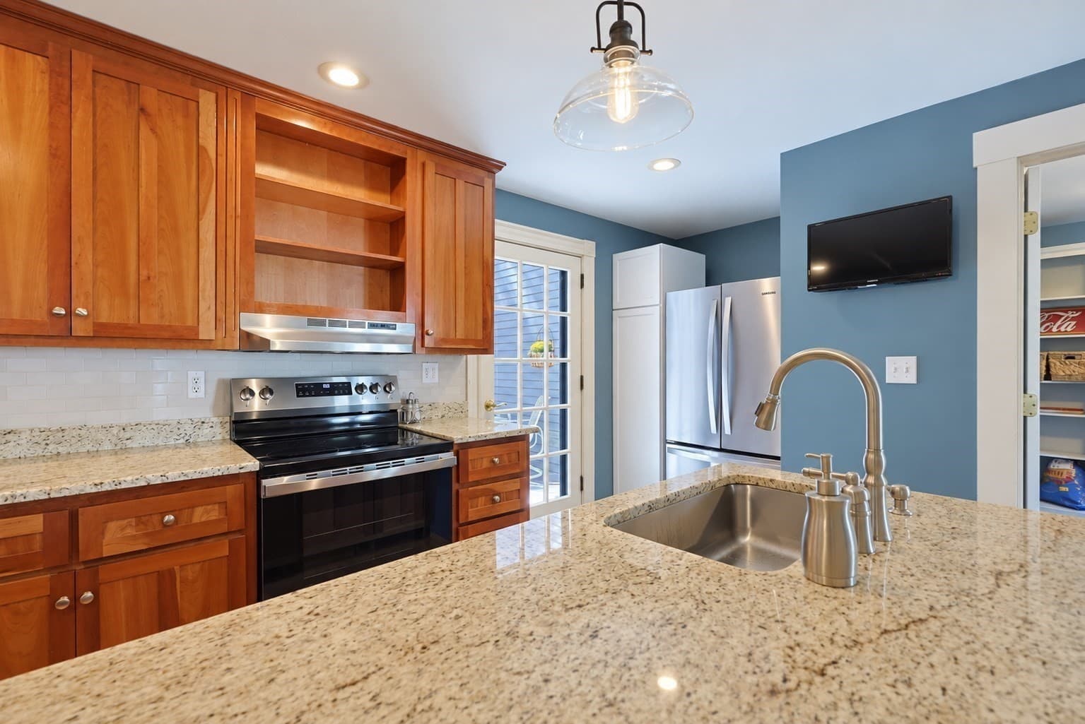 Single Family Residence at 40 Lydon, Norwood MA 02062, Norwood, photo 4 of 42