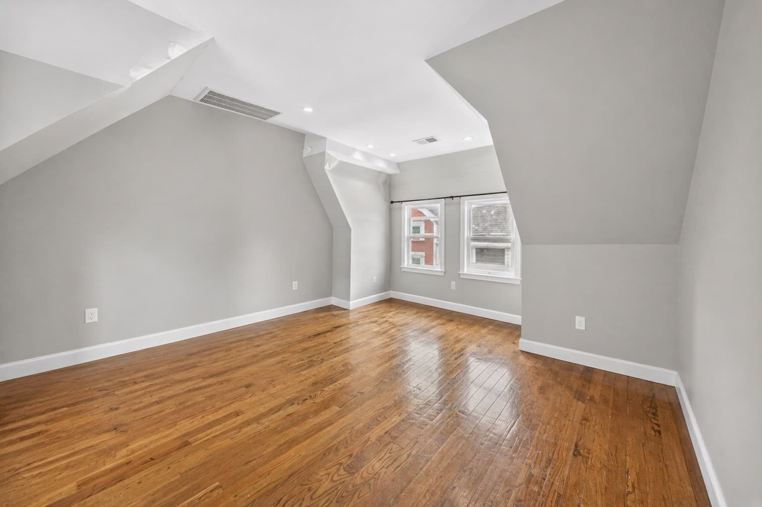 3 Family at 37 Stonehurst, Boston MA 02122, photo 18 of 25