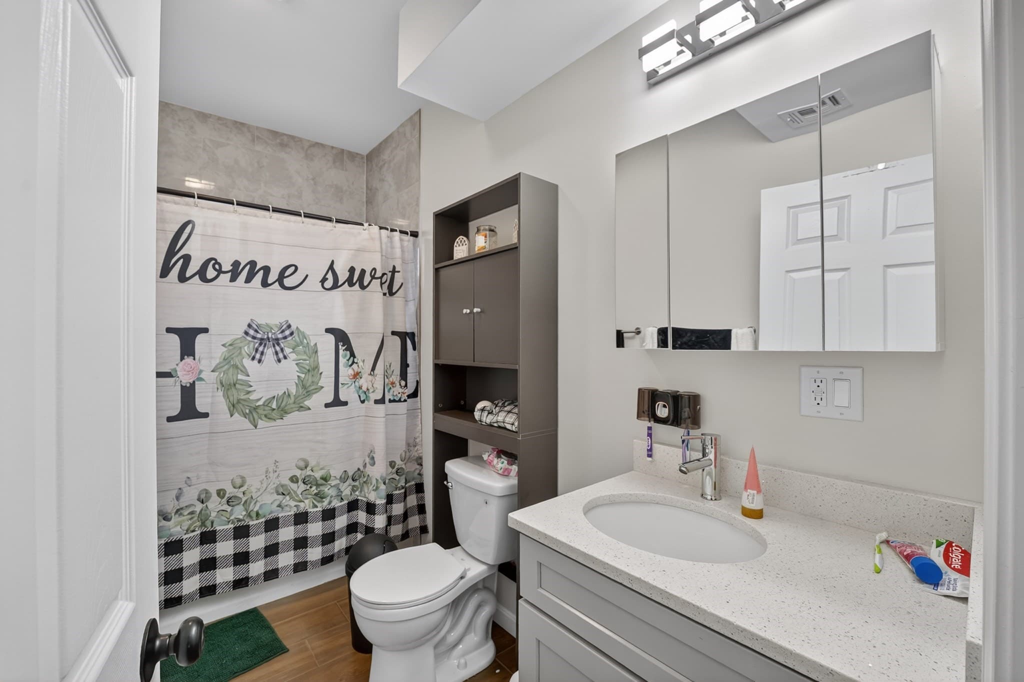 3 Family at 37 Stonehurst, Boston MA 02122, photo 15 of 25