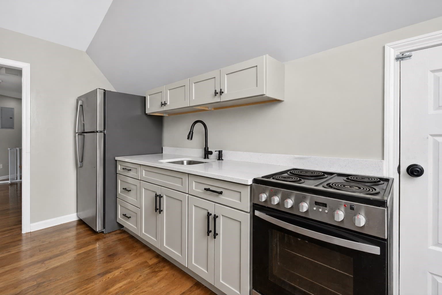 3 Family at 37 Stonehurst, Boston MA 02122, photo 19 of 25