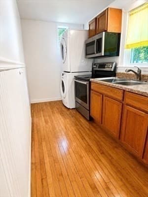 Single Family Residence at 21 Bicknell St, Attleboro MA 02703, Attleboro, photo 4 of 20