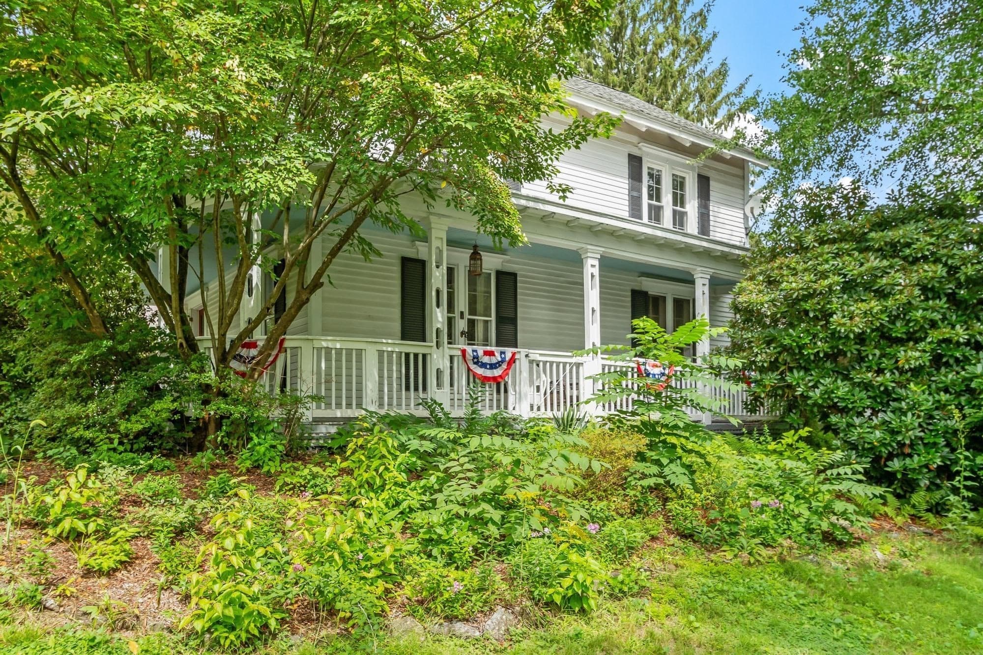 Single Family Residence at 46 Broad St, Barre MA 01005, Barre, photo 2 of 27