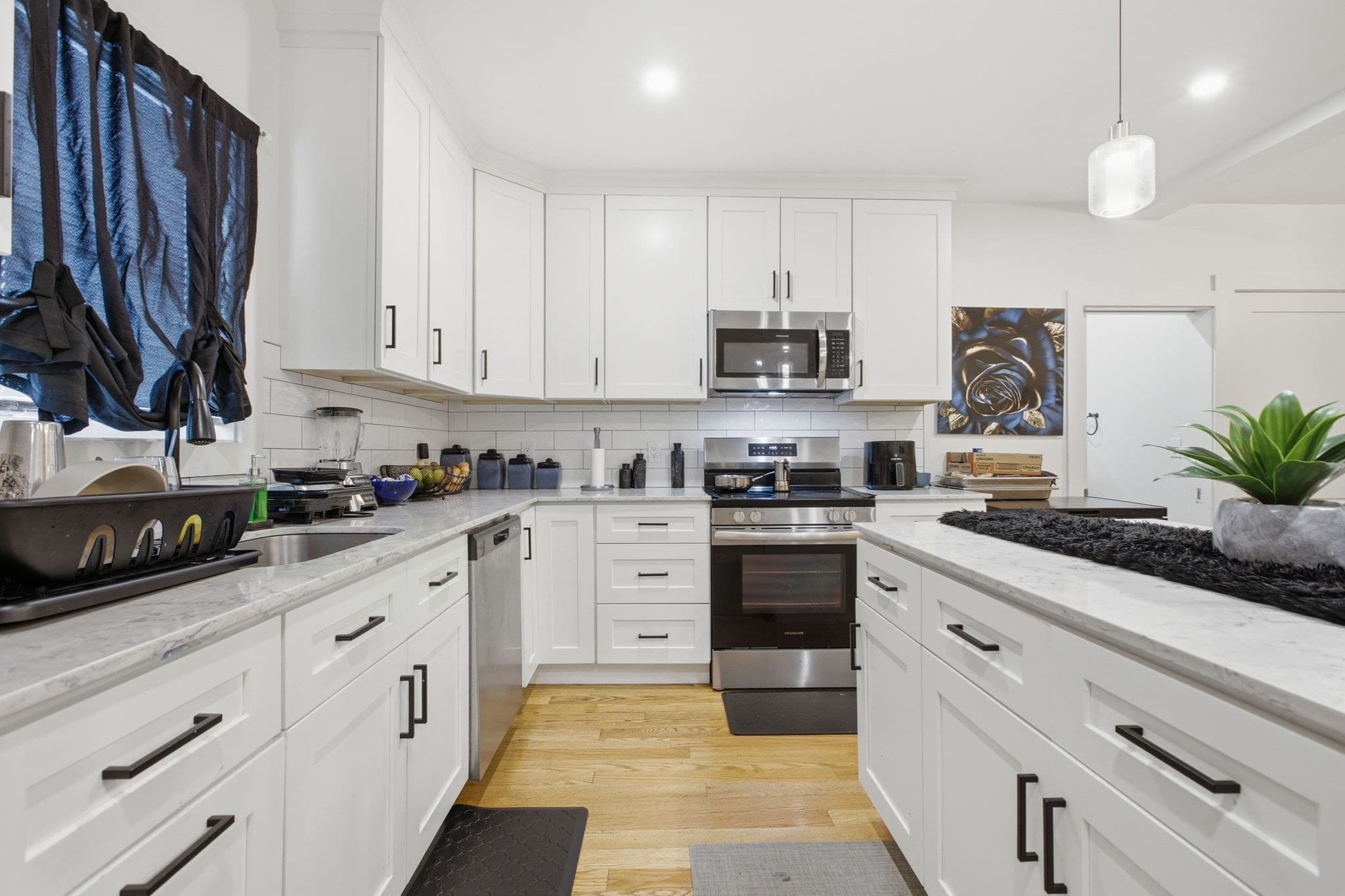 Single Family Residence at 3 Oakhurst St, Boston MA 02124, Boston, photo 10 of 40