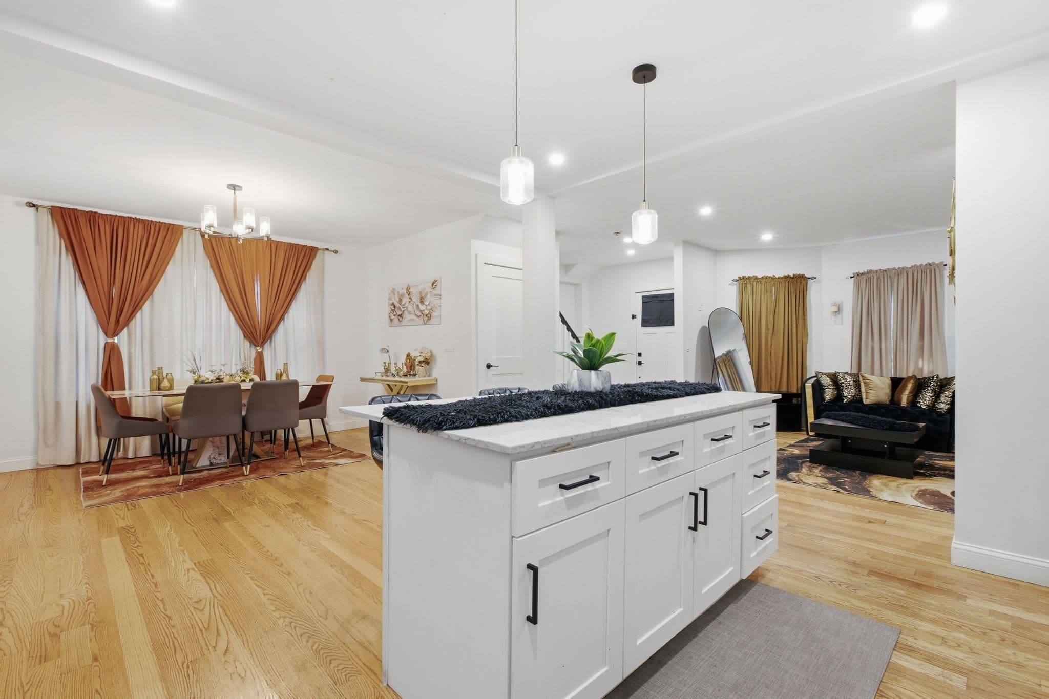 Single Family Residence at 3 Oakhurst St, Boston MA 02124, Boston, photo 8 of 40