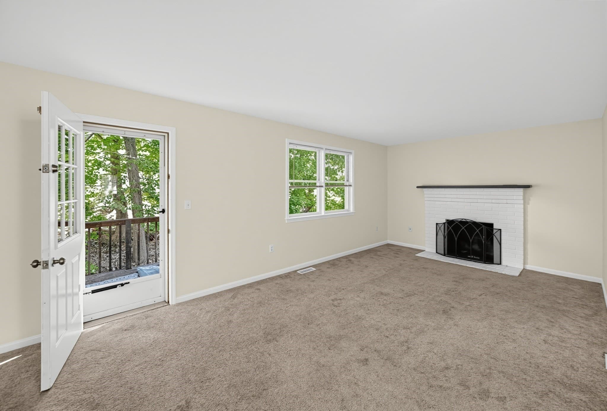 Condominium at 8 Mahogany Run # 8, Leominster MA 01453, Leominster, photo 2 of 34
