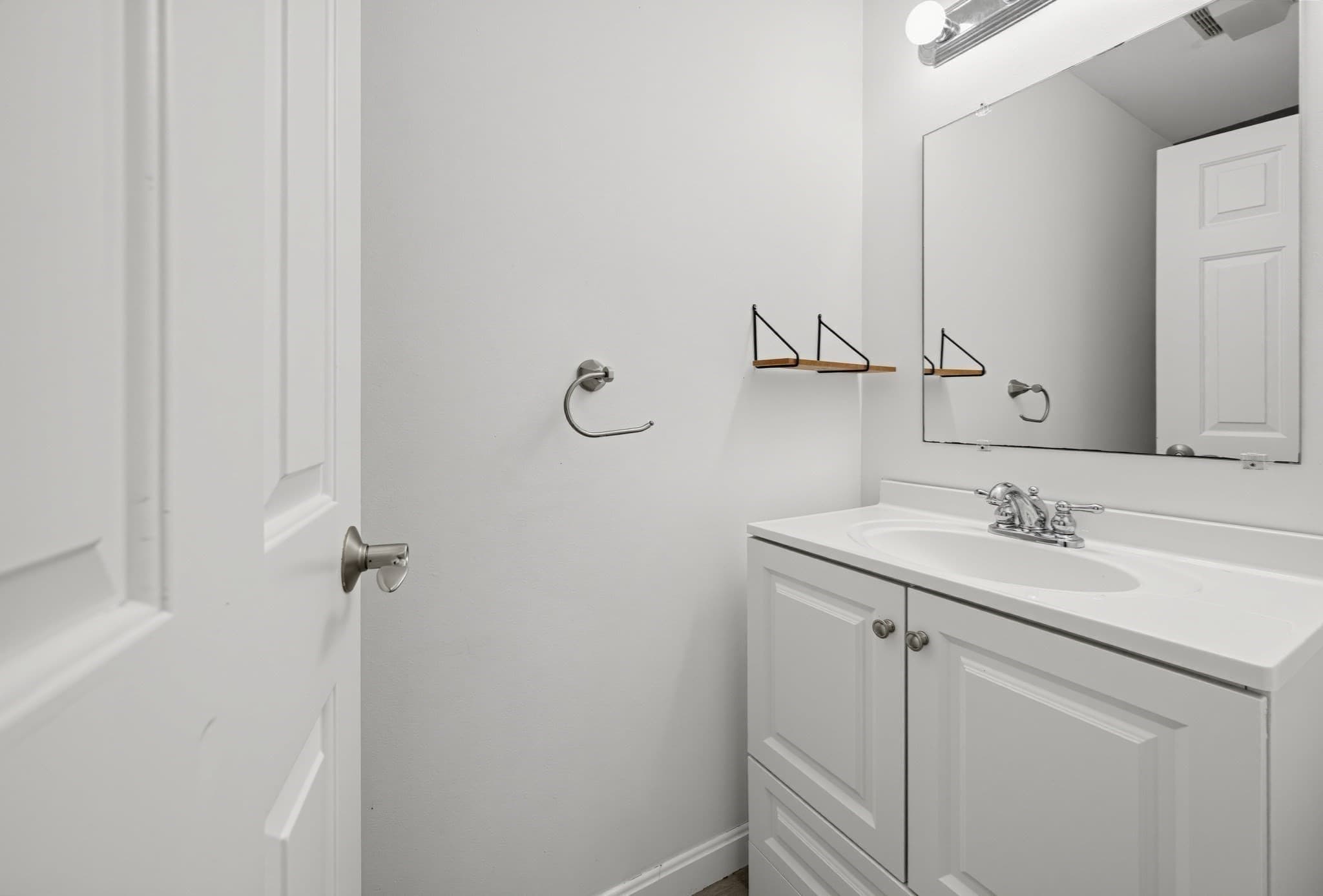 Condominium at 8 Mahogany Run # 8, Leominster MA 01453, Leominster, photo 12 of 34