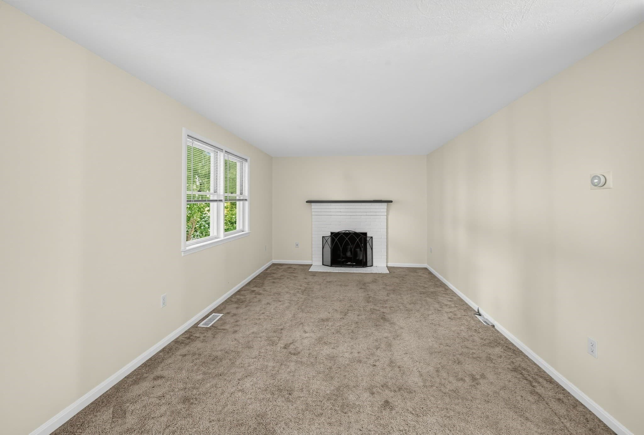 Condominium at 8 Mahogany Run # 8, Leominster MA 01453, Leominster, photo 7 of 34