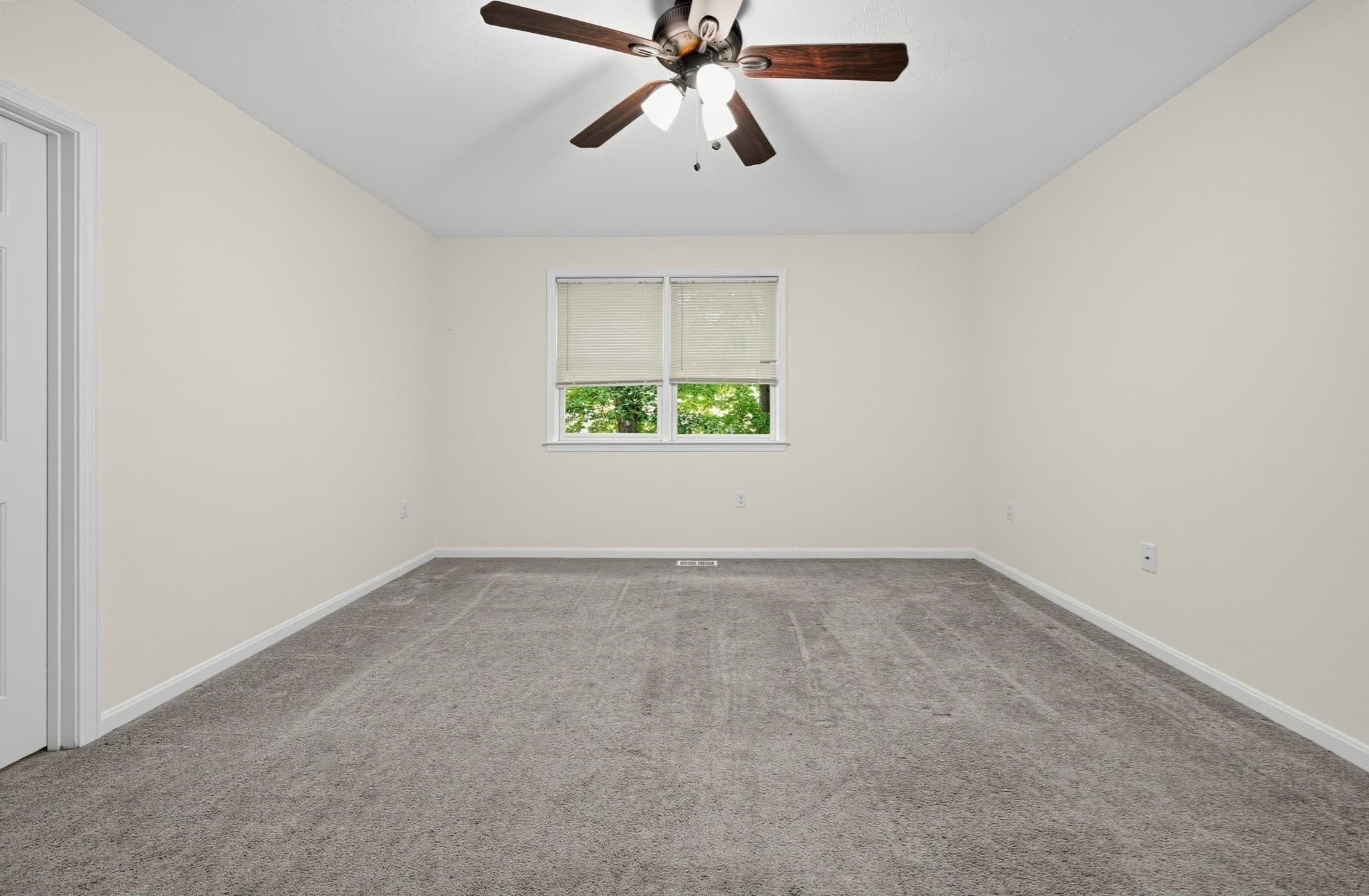 Condominium at 8 Mahogany Run # 8, Leominster MA 01453, Leominster, photo 20 of 34