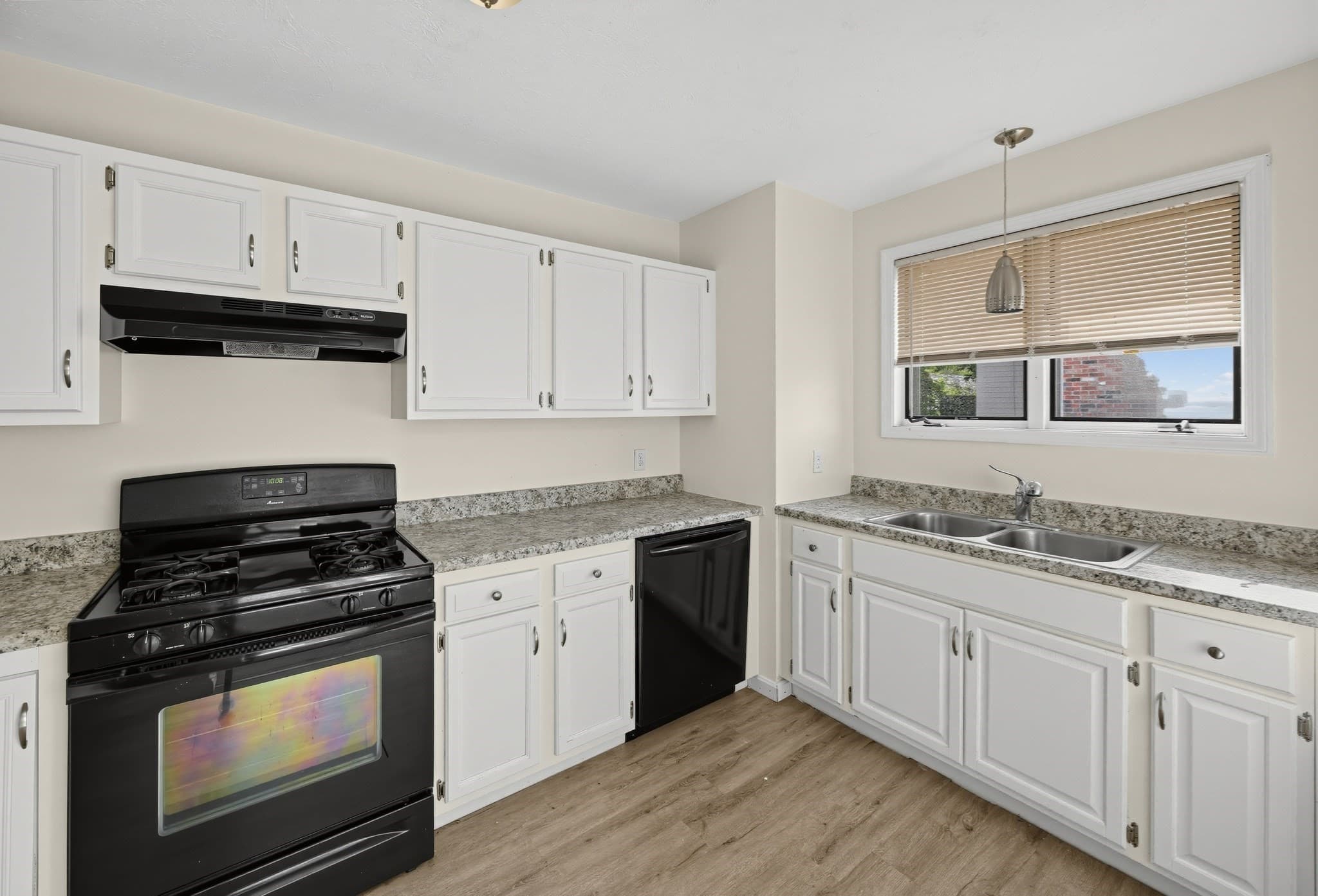 Condominium at 8 Mahogany Run # 8, Leominster MA 01453, Leominster, photo 9 of 34