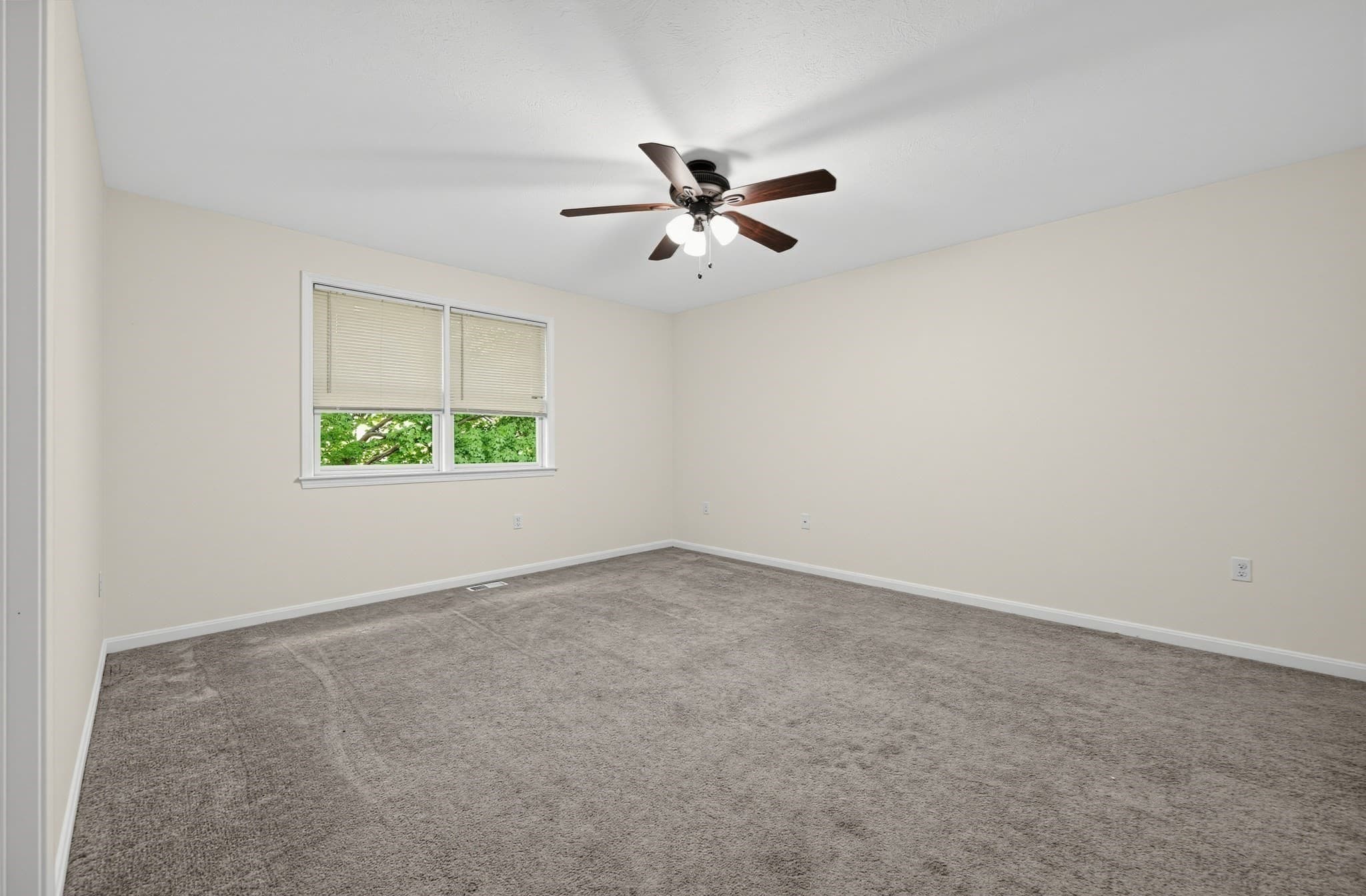 Condominium at 8 Mahogany Run # 8, Leominster MA 01453, Leominster, photo 15 of 34
