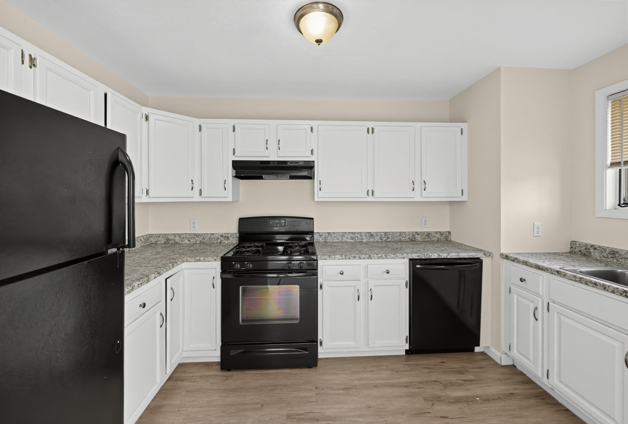 Condominium at 8 Mahogany Run # 8, Leominster MA 01453, Leominster, photo 11 of 34