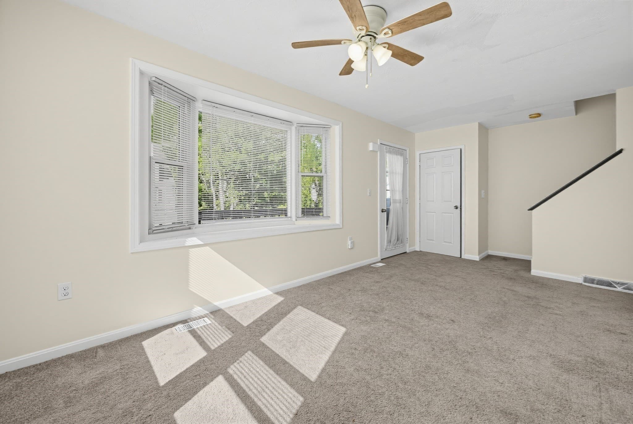 Condominium at 8 Mahogany Run # 8, Leominster MA 01453, Leominster, photo 4 of 34