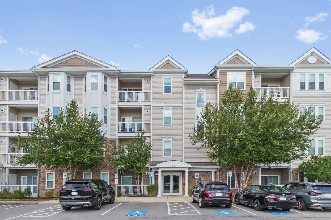 Condominium at 70 Trotter Rd # 4304, Weymouth MA 02190, Weymouth, photo 2 of 36