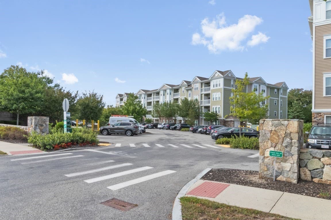 Condominium at 70 Trotter Rd # 4304, Weymouth MA 02190, Weymouth, photo 6 of 36