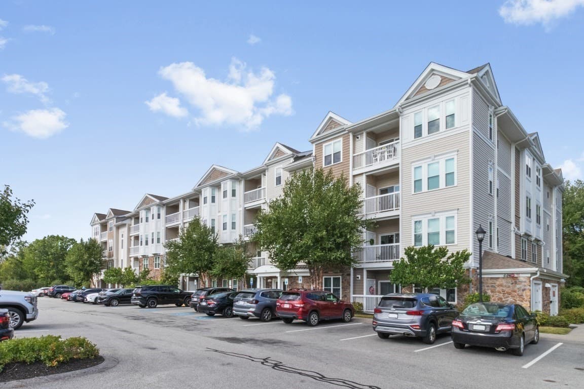 Condominium at 70 Trotter Rd # 4304, Weymouth MA 02190, Weymouth, photo 3 of 36