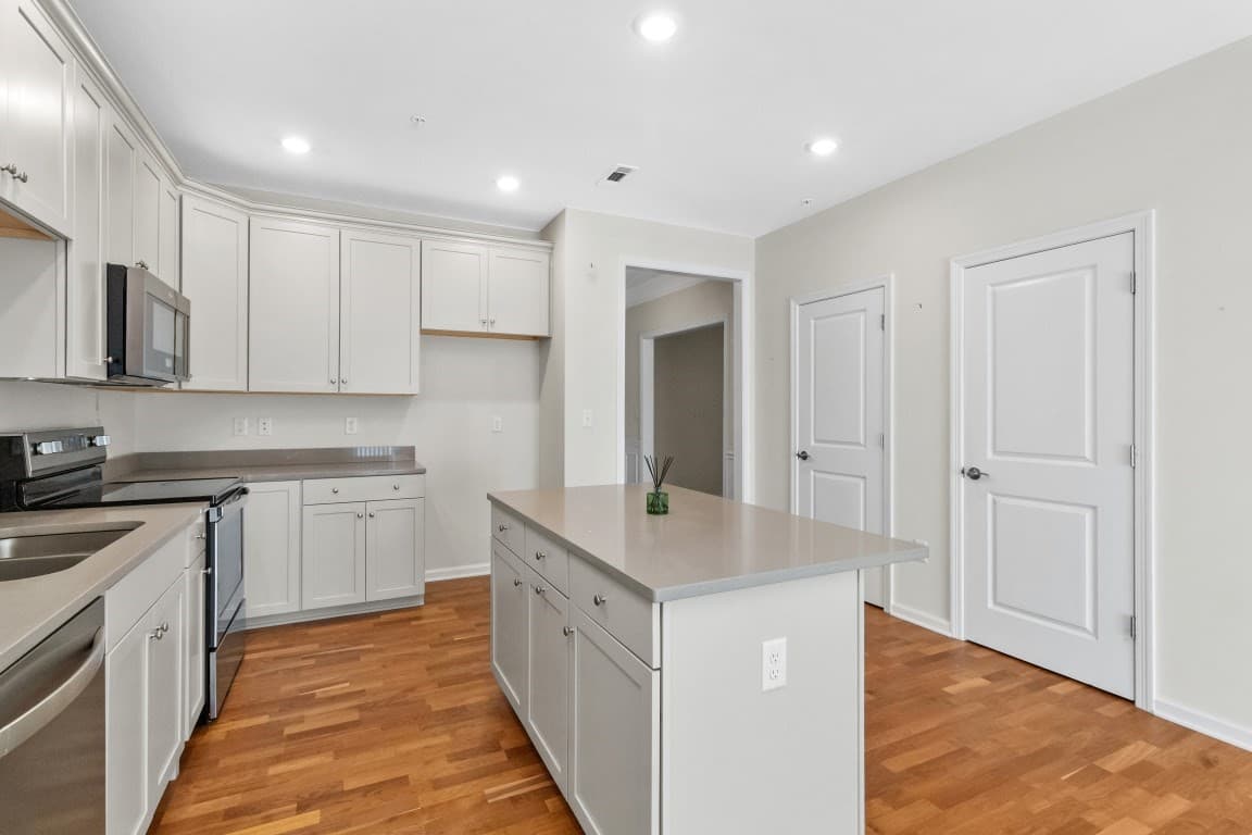 Condominium at 70 Trotter Rd # 4304, Weymouth MA 02190, Weymouth, photo 18 of 36