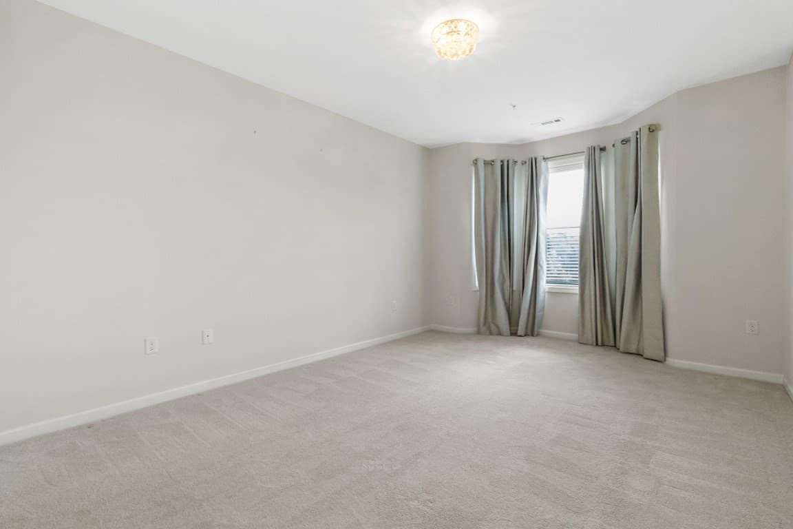 Condominium at 70 Trotter Rd # 4304, Weymouth MA 02190, Weymouth, photo 15 of 36