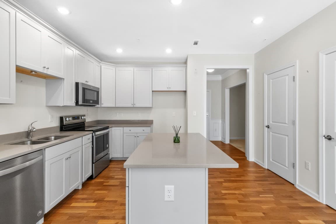 Condominium at 70 Trotter Rd # 4304, Weymouth MA 02190, Weymouth, photo 19 of 36