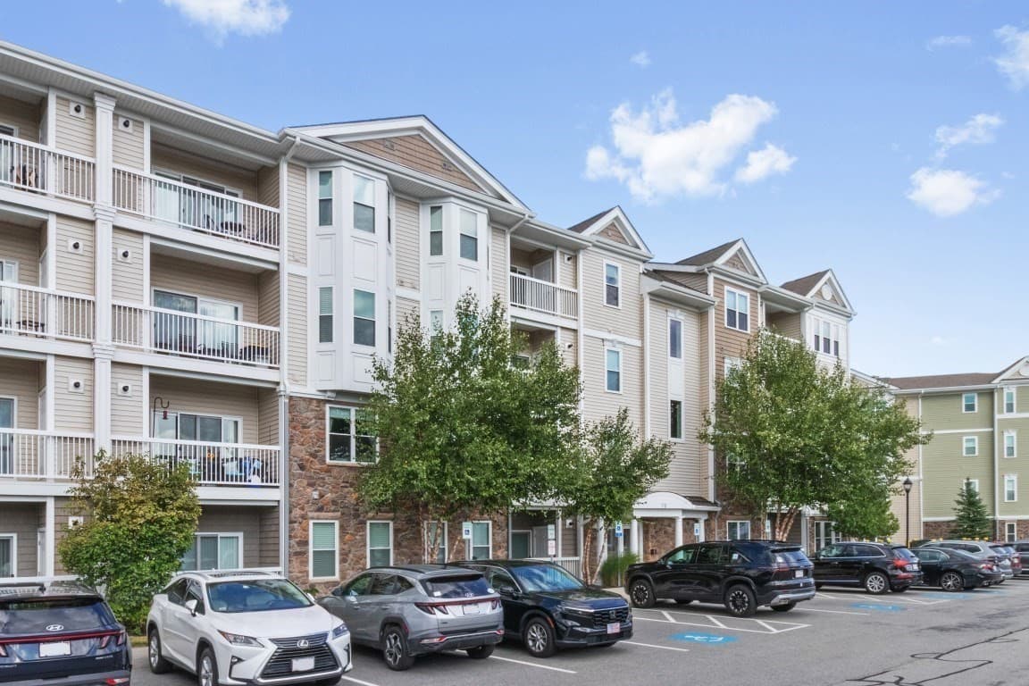 Condominium at 70 Trotter Rd # 4304, Weymouth MA 02190, Weymouth, photo 4 of 36