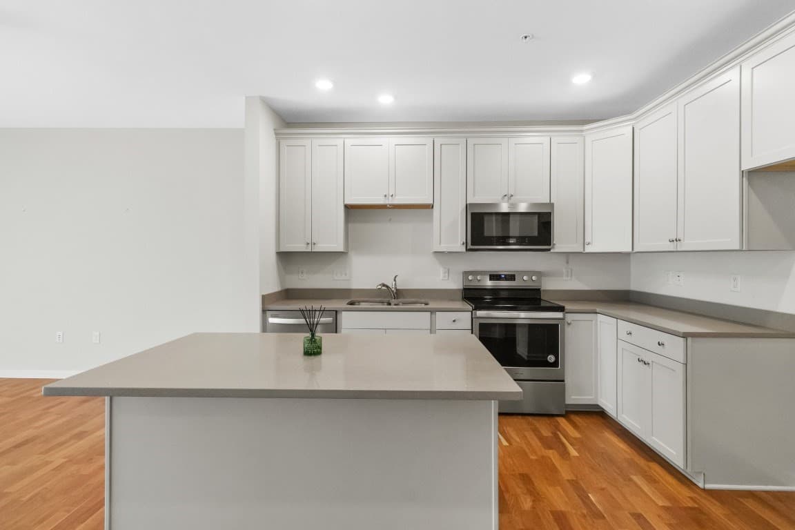 Condominium at 70 Trotter Rd # 4304, Weymouth MA 02190, Weymouth, photo 21 of 36