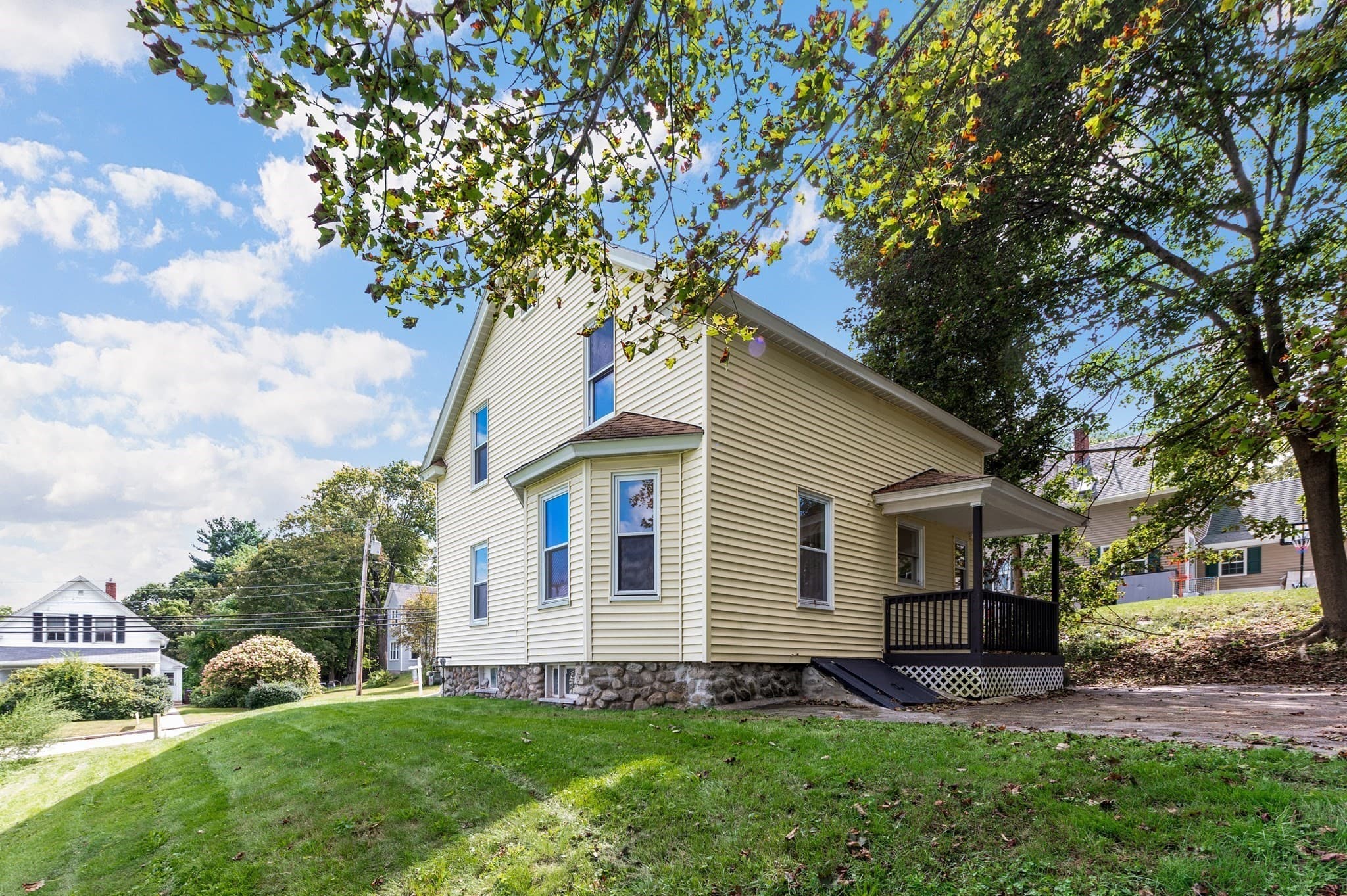 Single Family Residence at 36 Central St, Auburn MA 01501, Auburn, photo 5 of 29