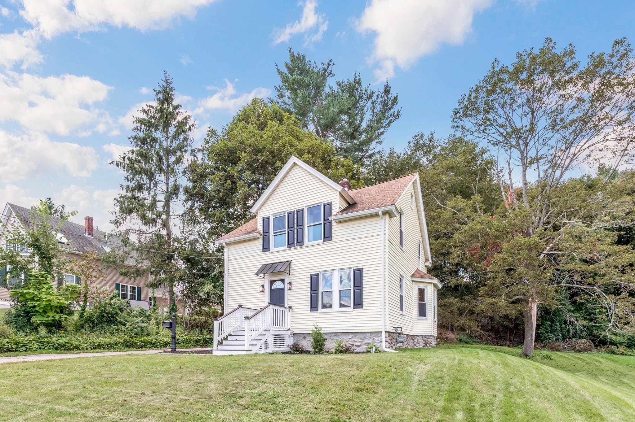 Single Family Residence at 36 Central St, Auburn MA 01501, Auburn, photo 4 of 29