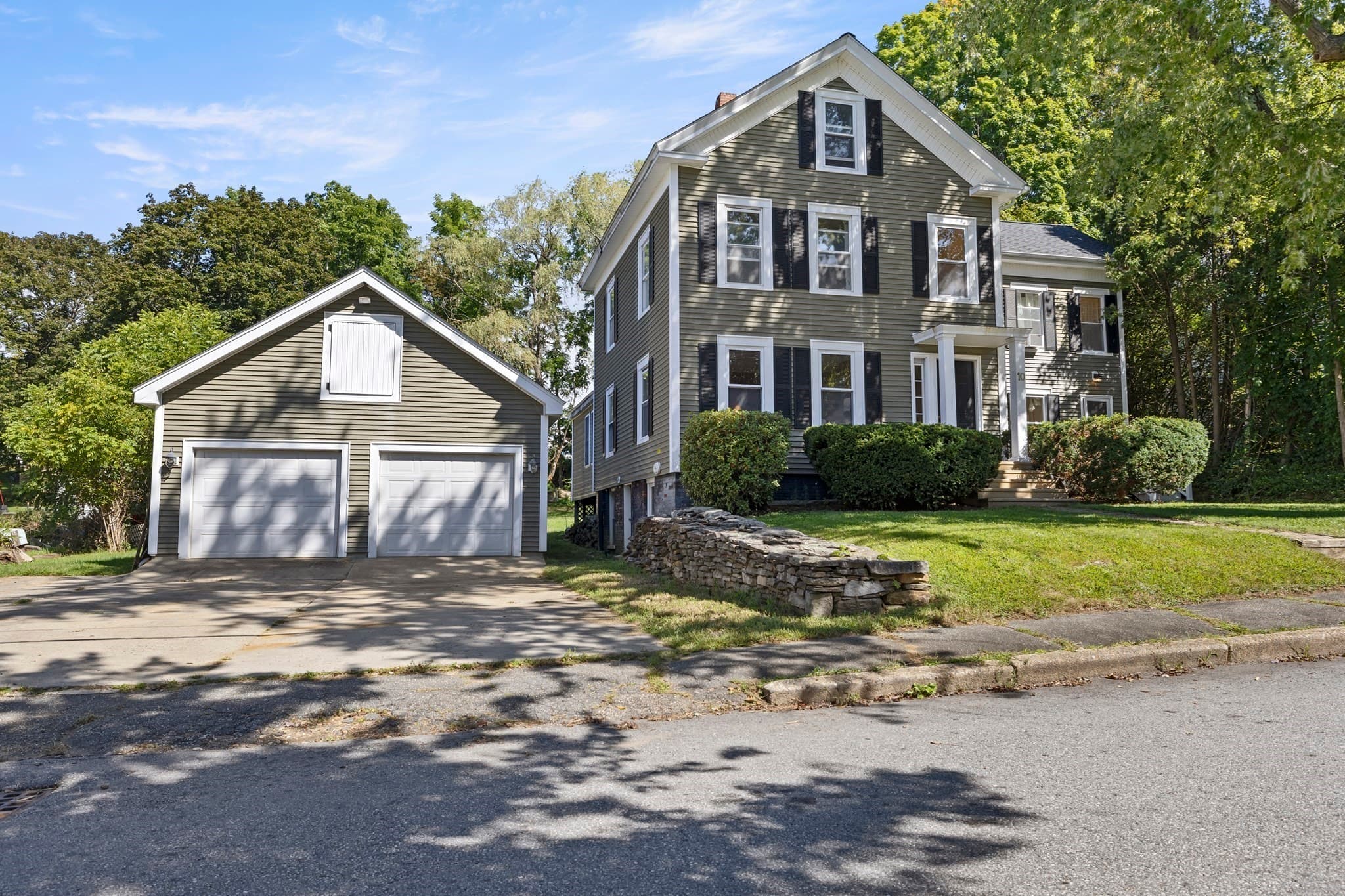 10 Spring St, North Brookfield MA 01535