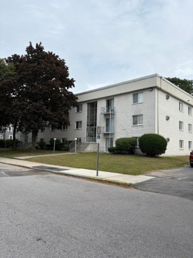24 Inman St # 3, Lawrence MA 01843