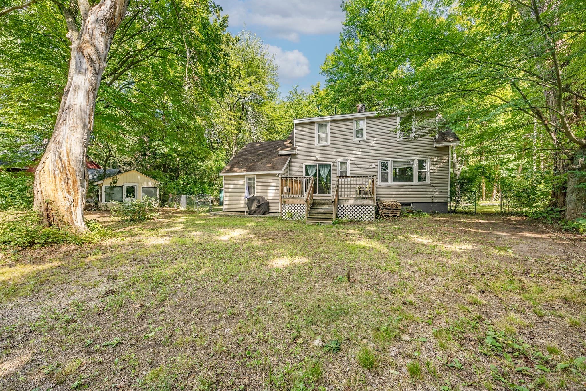 Single Family Residence at 1100 Roosevelt Ave, Springfield MA 01109, Springfield, photo 3 of 28