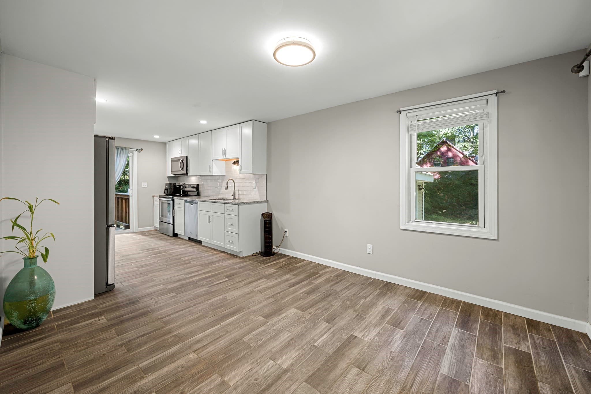 Single Family Residence at 1100 Roosevelt Ave, Springfield MA 01109, Springfield, photo 8 of 28