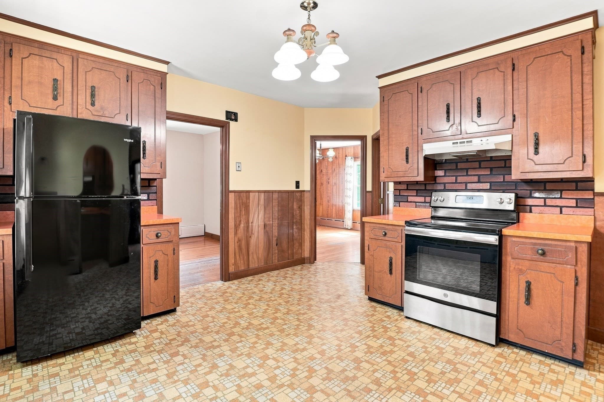 Single Family Residence at 28 Eastern Avenue, Webster MA 01570, Webster, photo 4 of 25