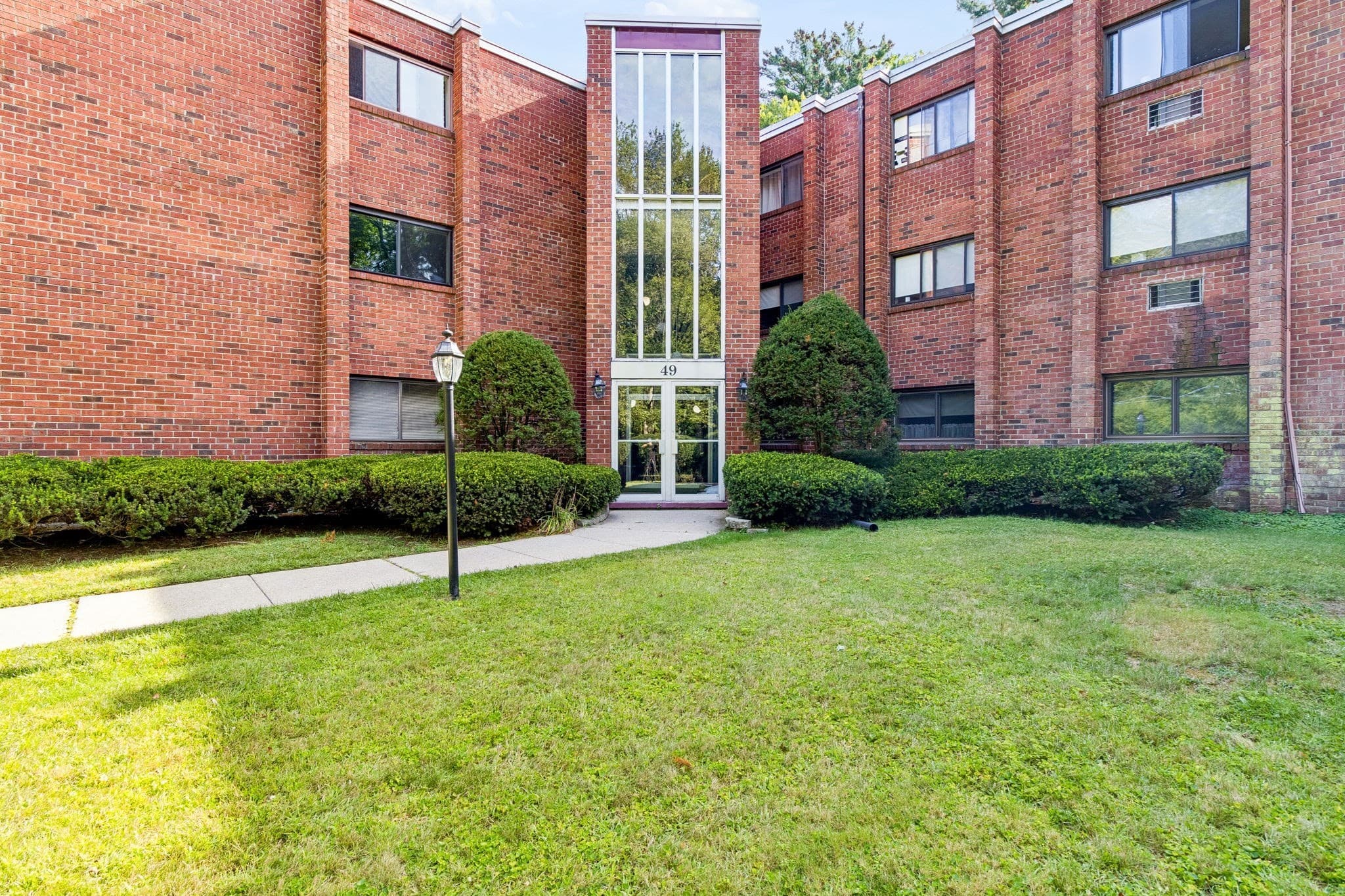 49 Windsor Dr # 301, Holliston MA 01746
