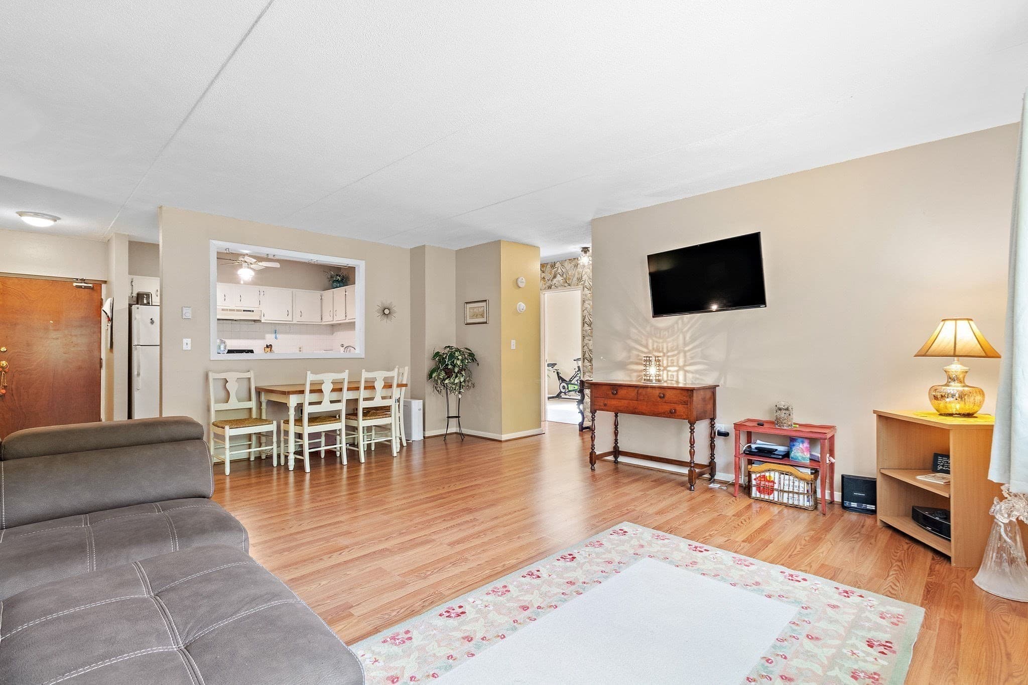 Condominium at 49 Windsor Dr # 301, Holliston MA 01746, photo 5 of 21