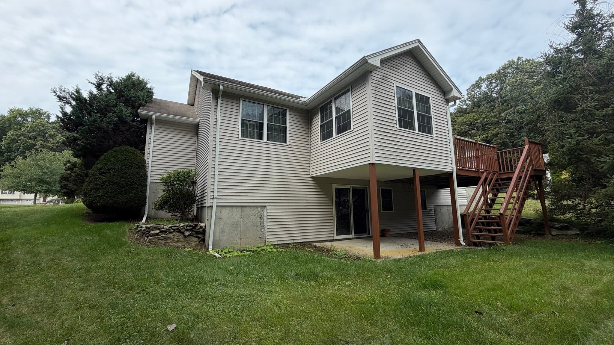 Single Family Residence at 12 Deerfield Cir, Auburn MA 01501, Auburn, photo 6 of 37