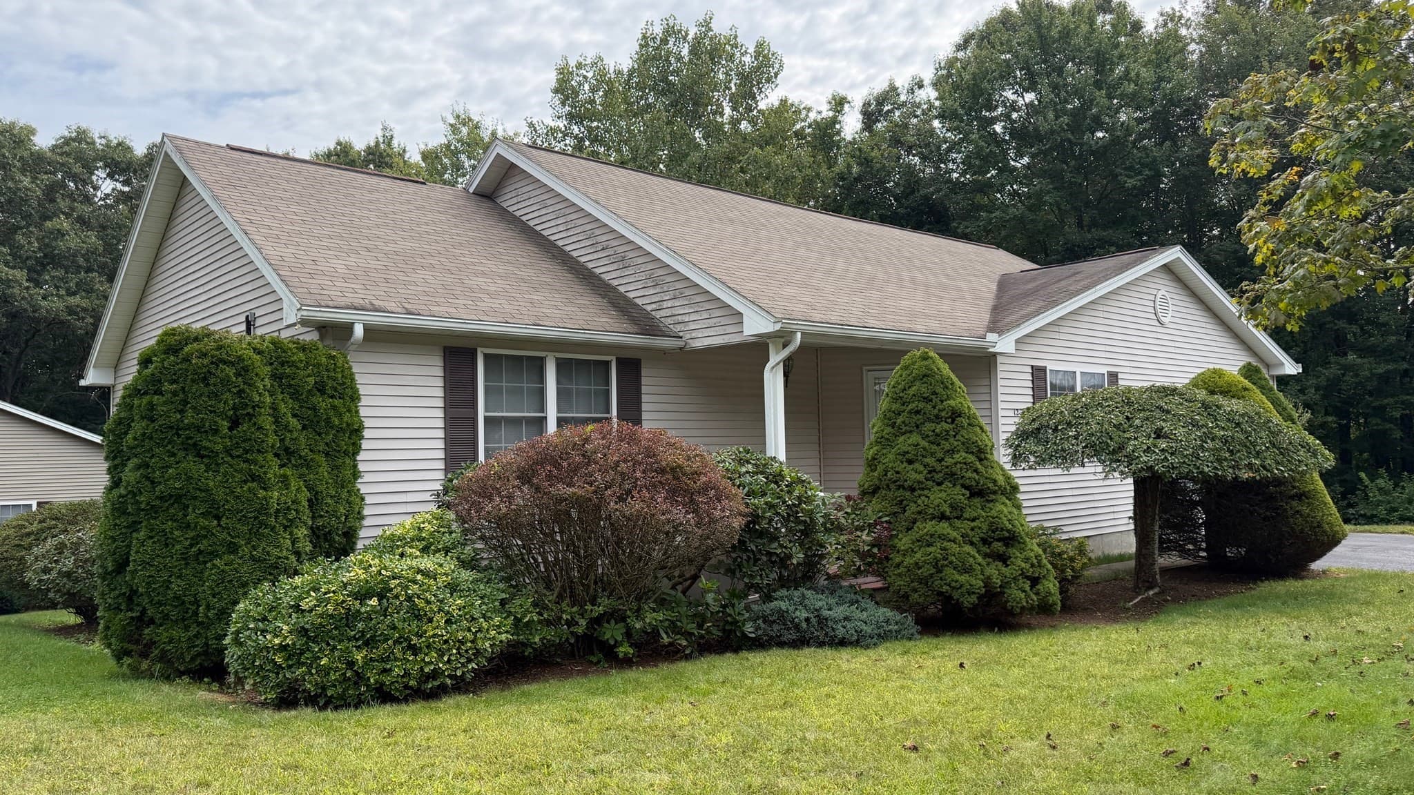 Single Family Residence at 12 Deerfield Cir, Auburn MA 01501, Auburn, photo 3 of 37