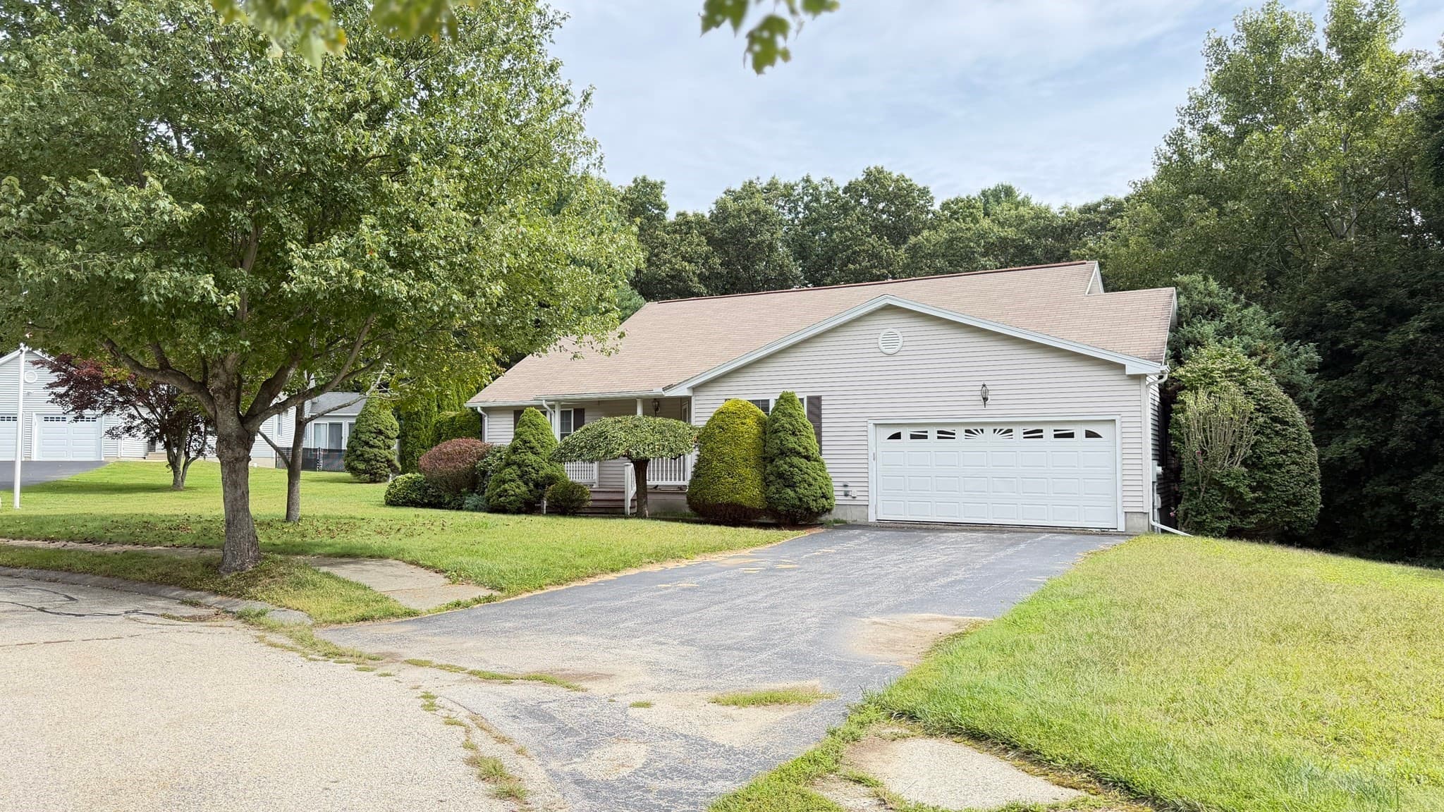 Single Family Residence at 12 Deerfield Cir, Auburn MA 01501, Auburn, photo 4 of 37