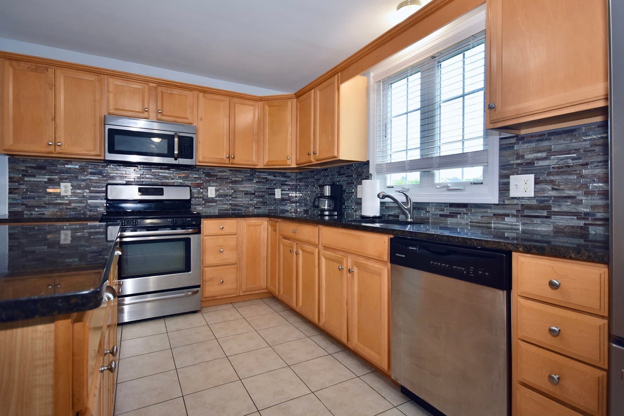Condominium at 581 Plymouth St # 581, Middleboro MA 02346, Middleboro, photo 7 of 23