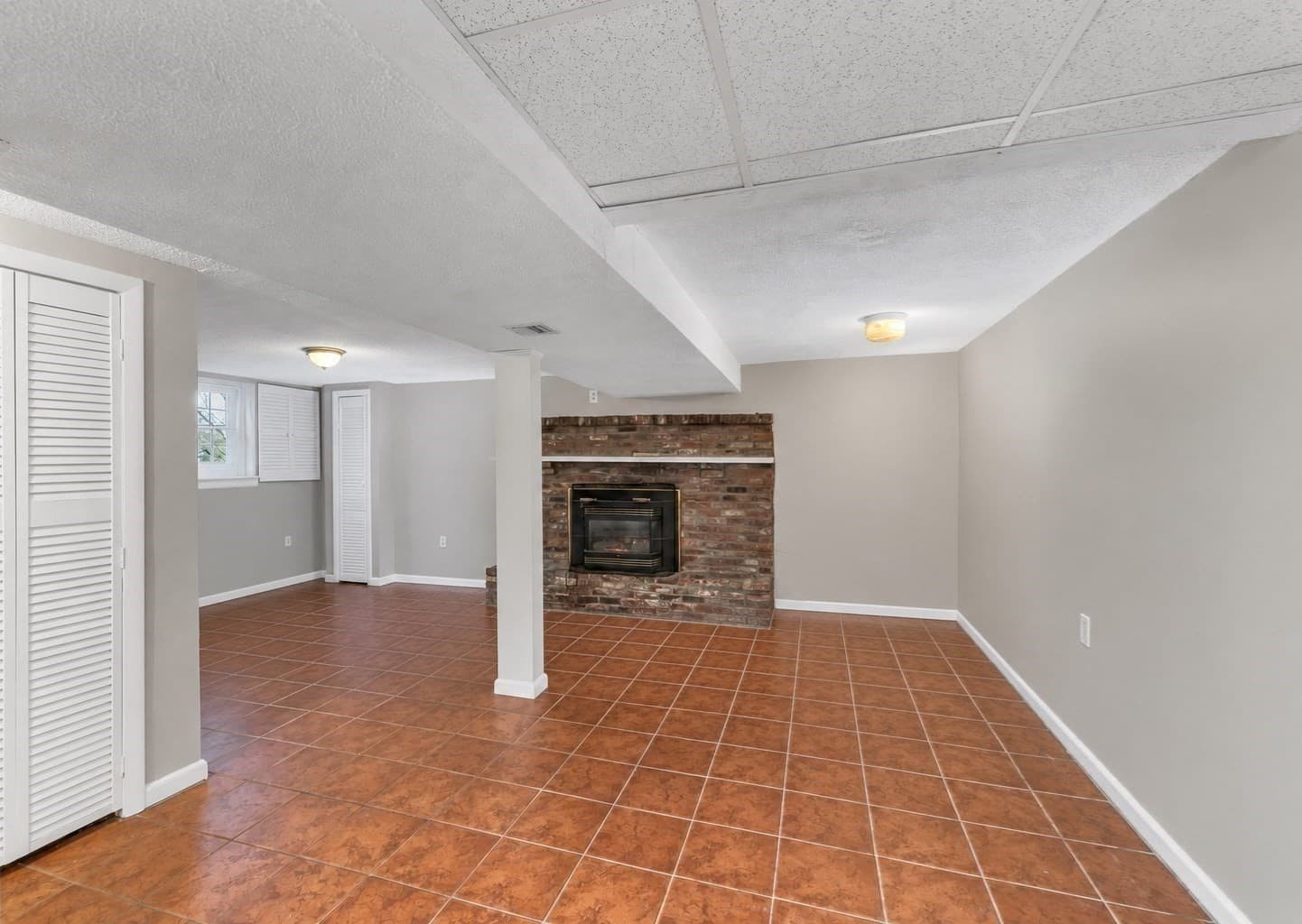Single Family Residence at 15 Sharyn Circle, Lowell MA 01852, Lowell, photo 13 of 17