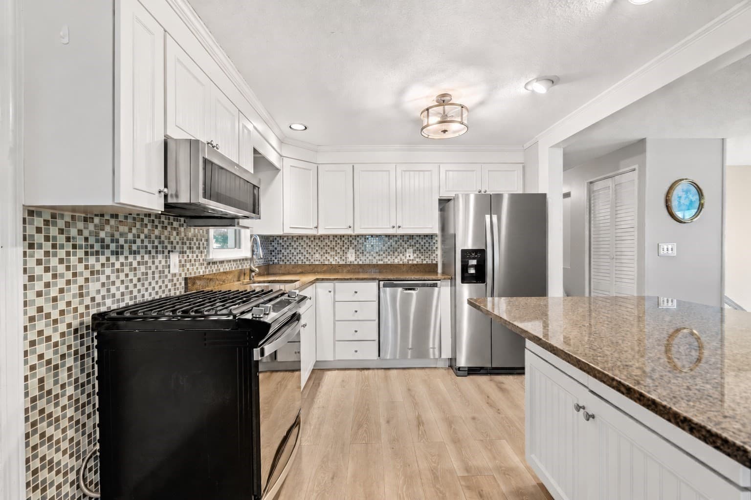 Single Family Residence at 15 Sharyn Circle, Lowell MA 01852, Lowell, photo 5 of 17