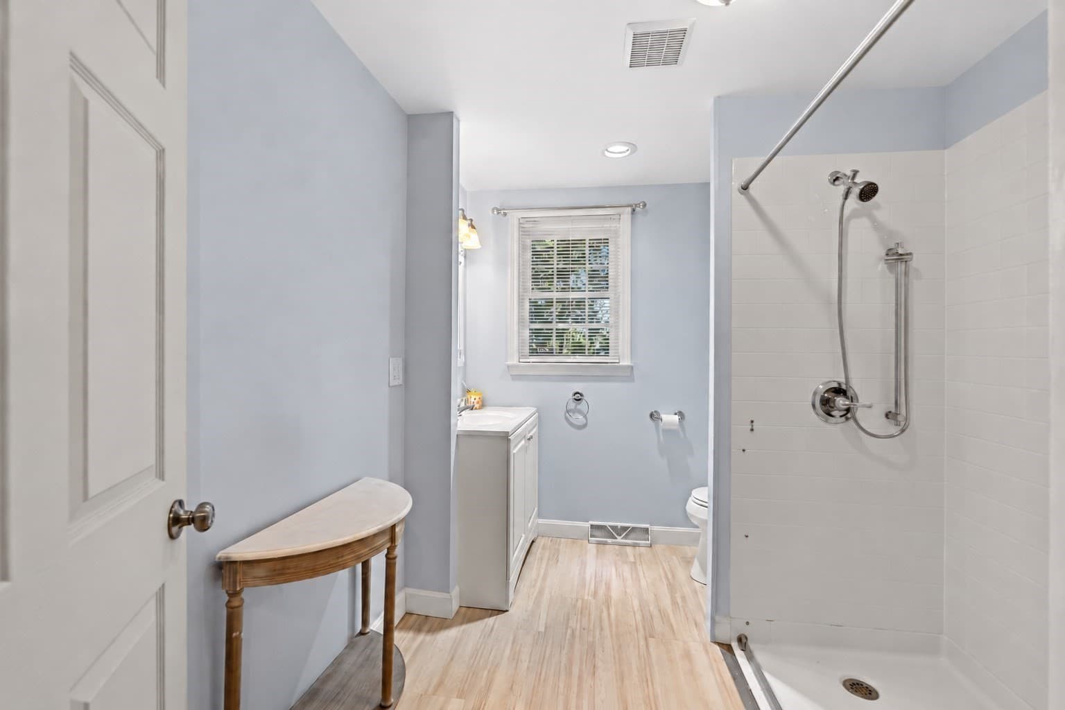 Single Family Residence at 15 Sharyn Circle, Lowell MA 01852, Lowell, photo 10 of 17