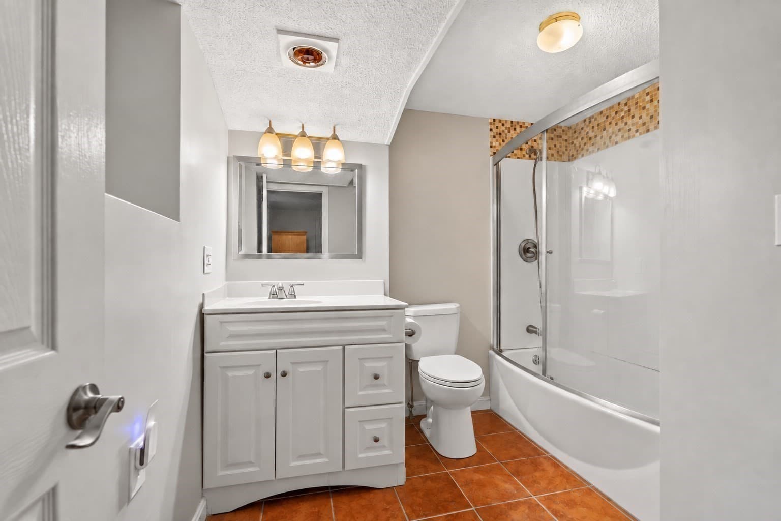 Single Family Residence at 15 Sharyn Circle, Lowell MA 01852, Lowell, photo 14 of 17