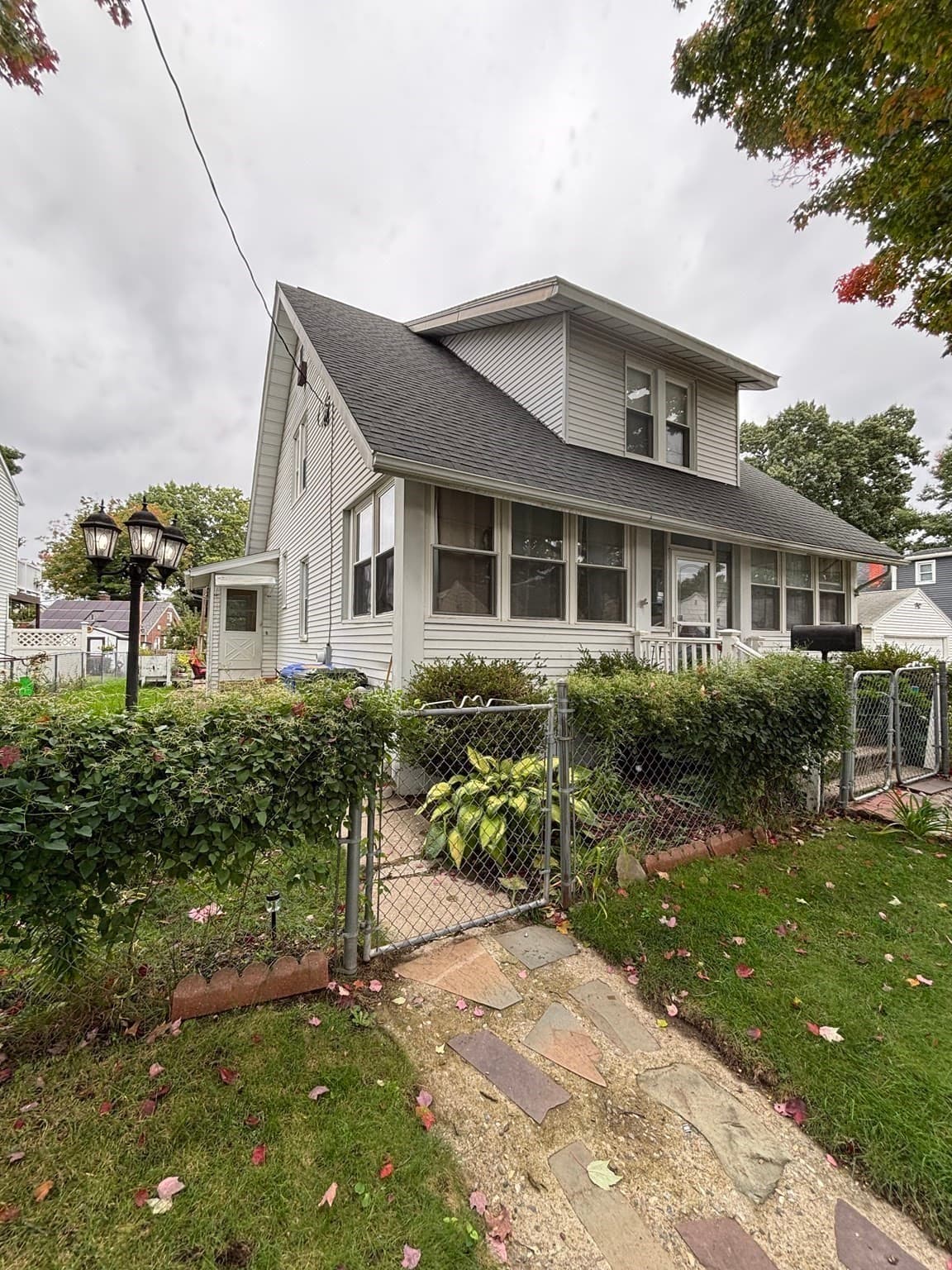 Single Family Residence at 27 Border St, Springfield MA 01104, photo 23 of 26