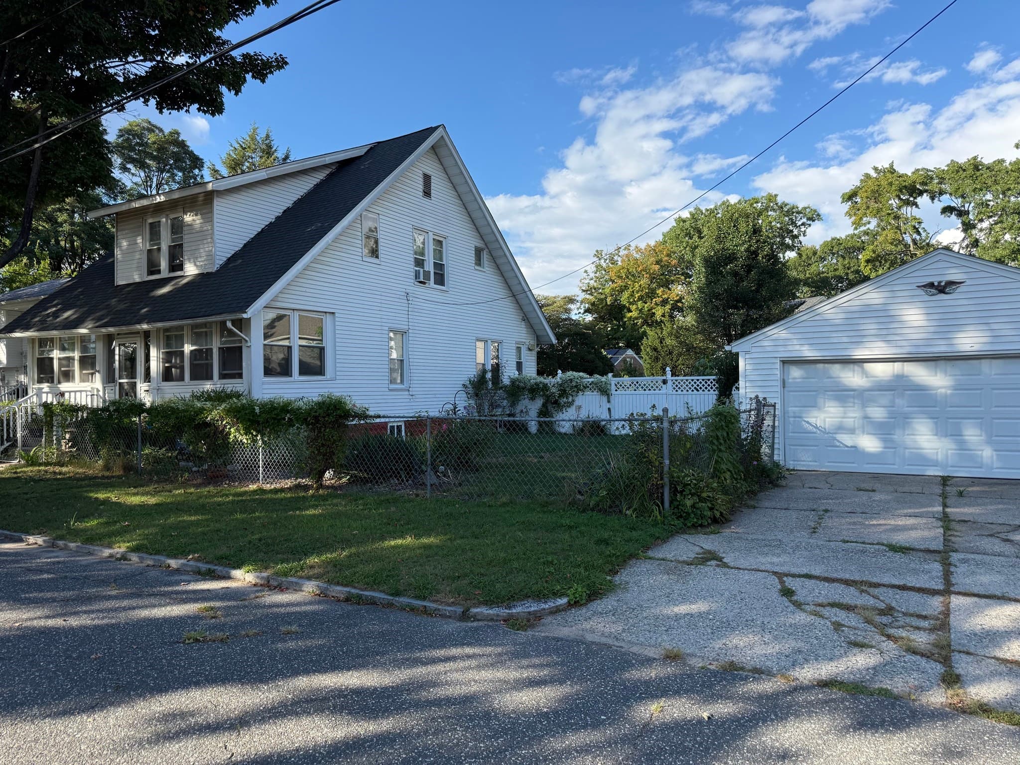 Single Family Residence at 27 Border St, Springfield MA 01104, Springfield, photo 2 of 2